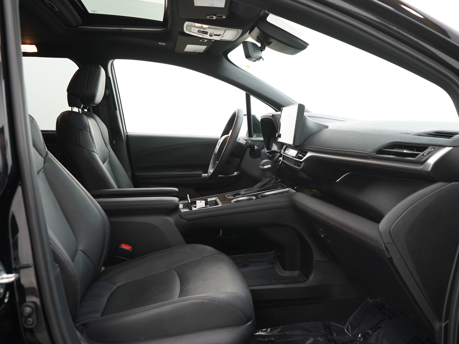 Used 2025 Toyota Sienna Limited image 14