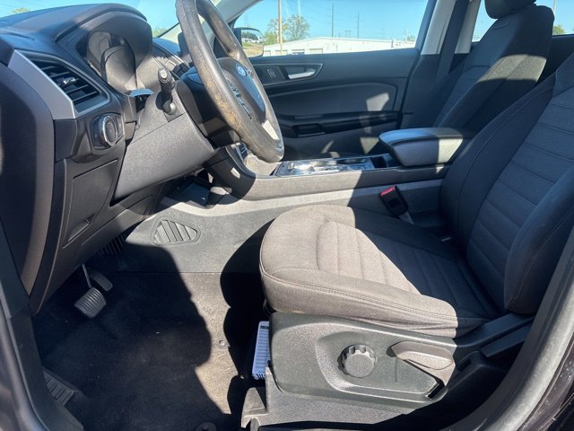 Used 2022 Ford Edge SE w/ Black Appearance Package image 17