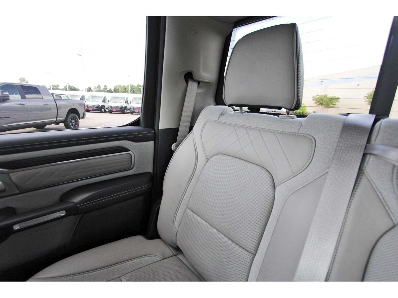 Used 2024 RAM 1500 Limited AWD/4WD image 14
