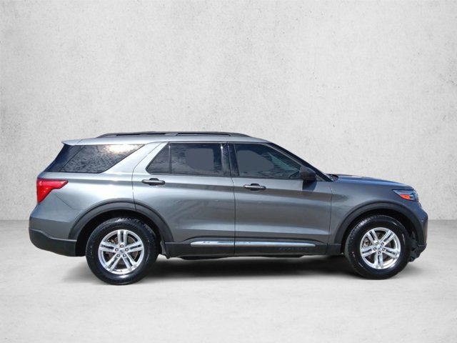 Used 2023 Ford Explorer XLT RWD image 4