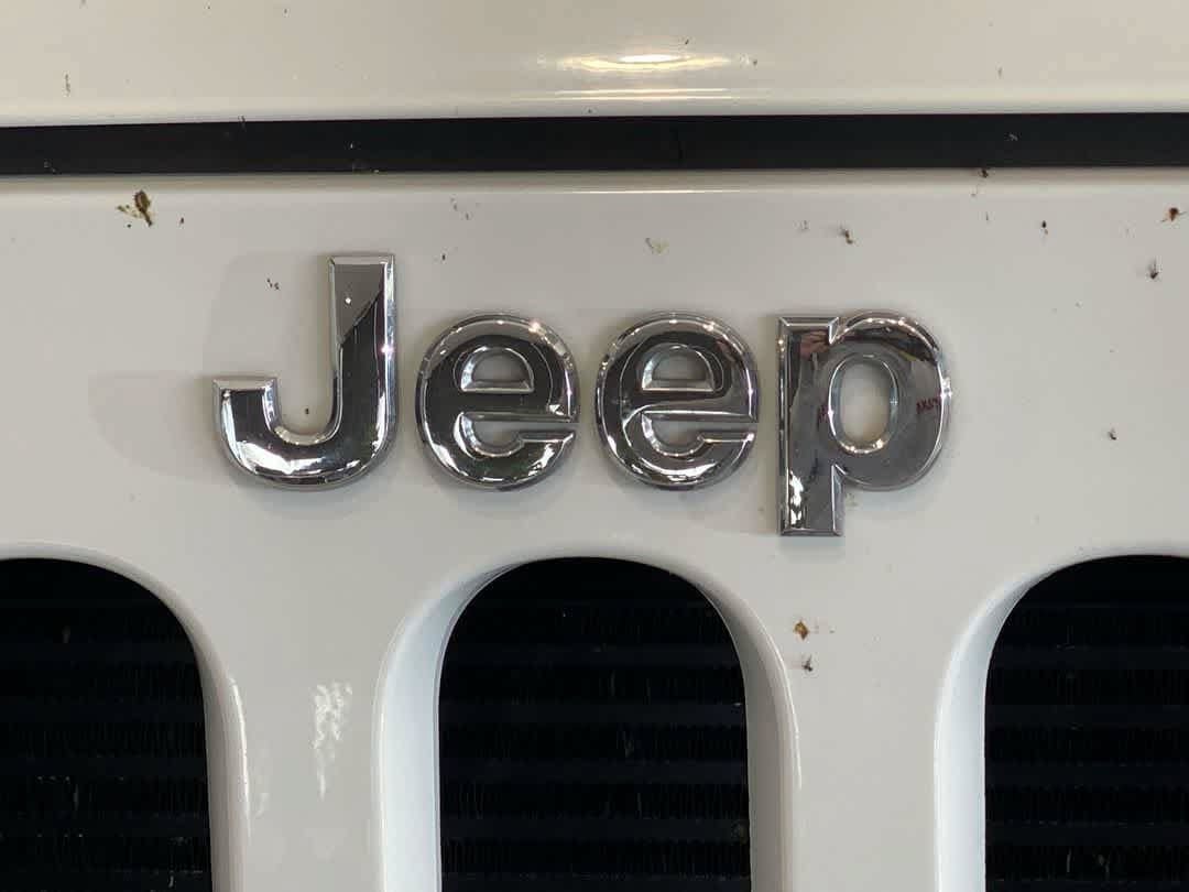 Used 2017 Jeep Wrangler Unlimited Sport w/ Connectivity Group AWD/4WD image 10