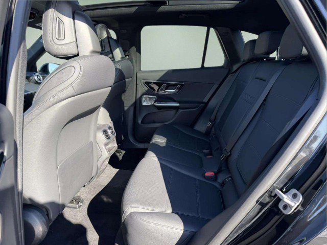 Certified 2025 Mercedes-Benz GLC 300 4MATIC image 24