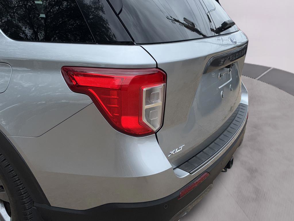 Used 2022 Ford Explorer XLT w/ Equipment Group 202A image 39