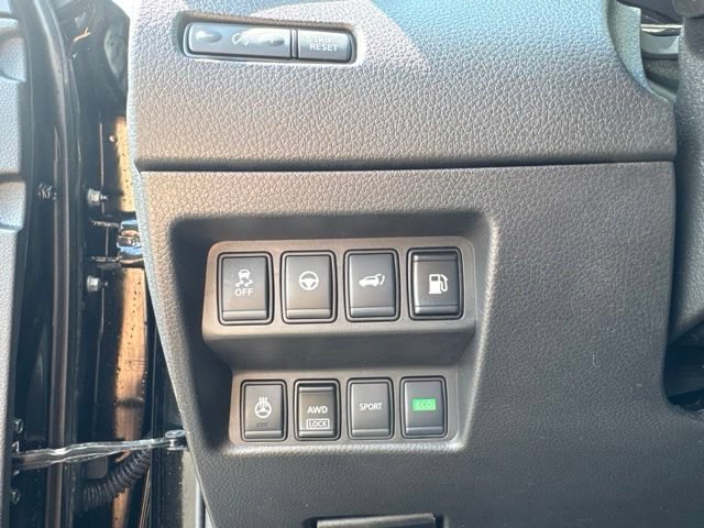 Used 2020 Nissan Rogue SV w/ Sun & Sound Touring Package AWD/4WD image 15