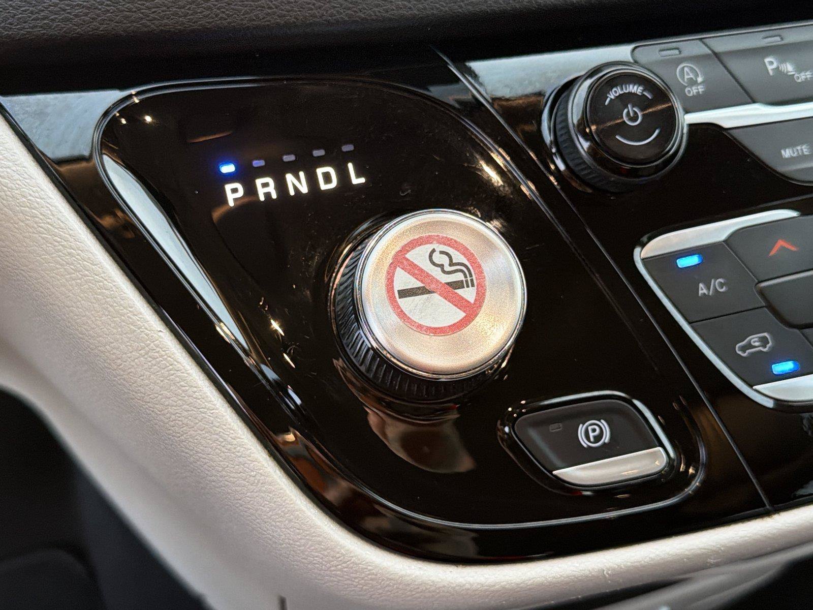 Used 2024 Chrysler Pacifica Touring-L FWD image 29
