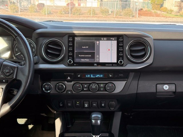 Used 2020 Toyota Tacoma TRD Off-Road w/ TRD Premium Off Road Package AWD/4WD image 20