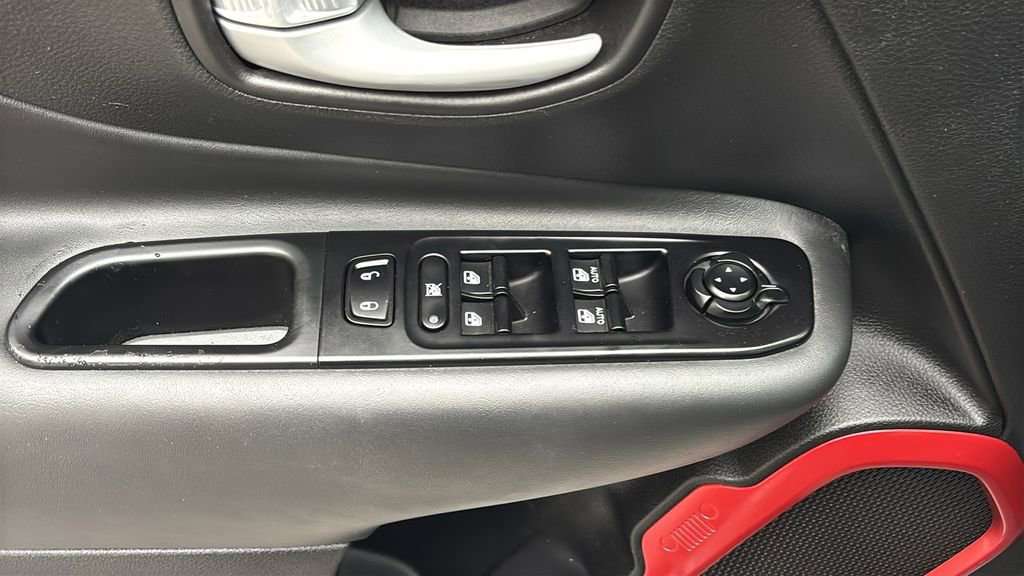 Used 2023 Jeep Renegade Trailhawk w/ Sun/Sound Group AWD/4WD image 12