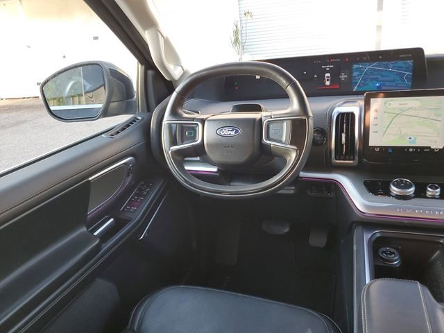 Used 2025 Ford Expedition Max Platinum AWD/4WD image 12