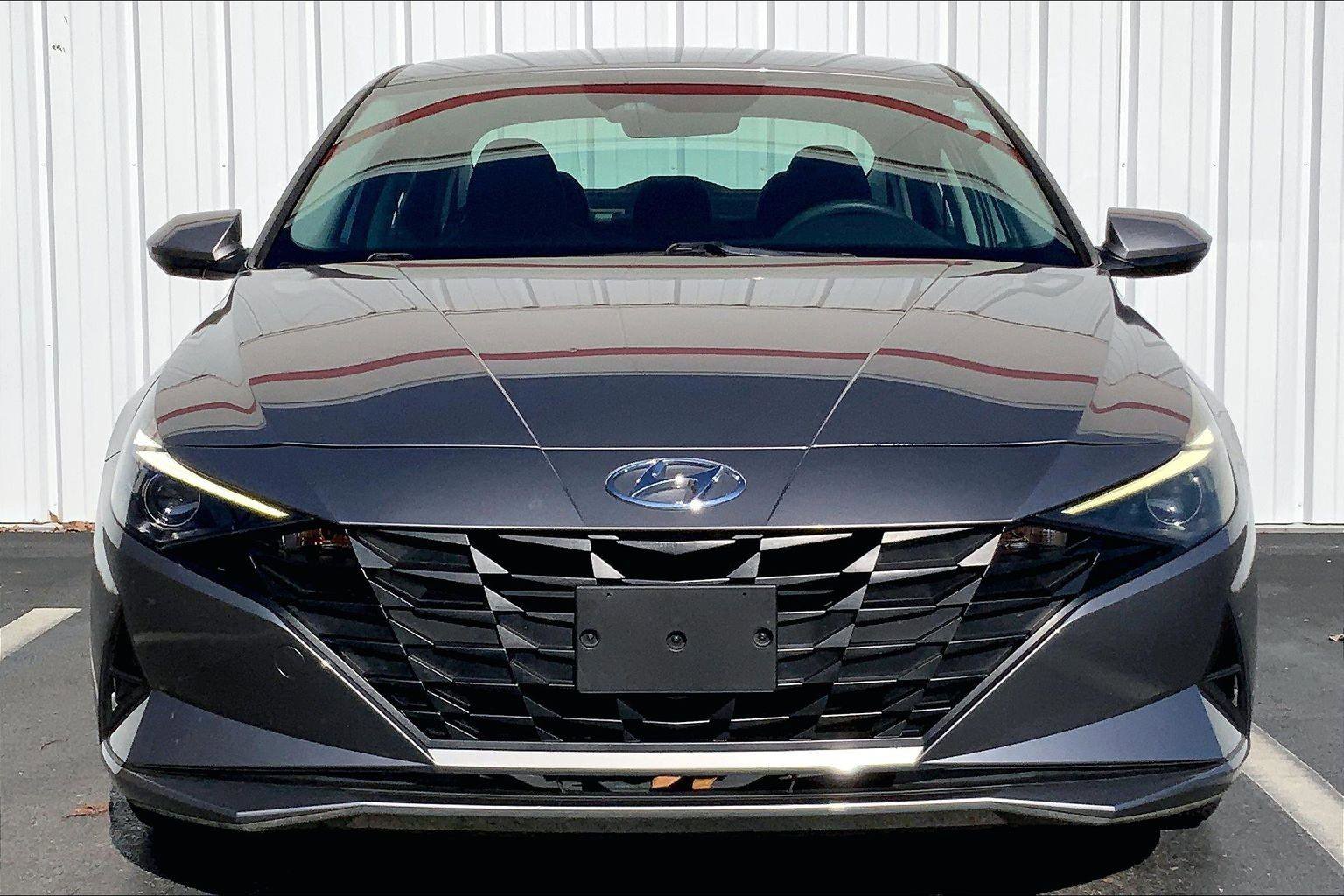 Used 2022 Hyundai Elantra SE w/ Cargo Package image 3