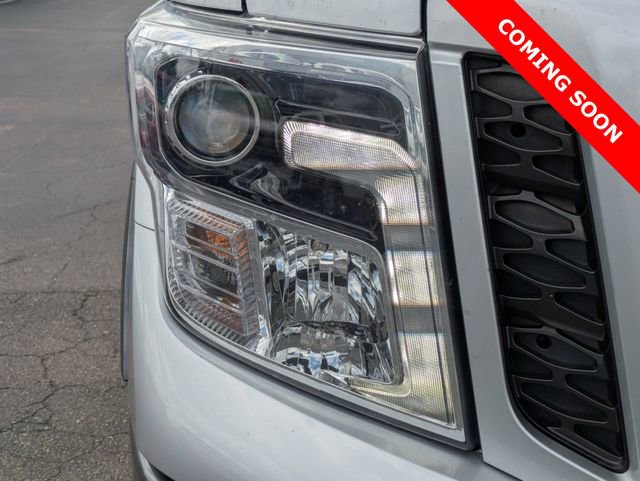Used 2017 Nissan Titan PRO-4X AWD/4WD image 7