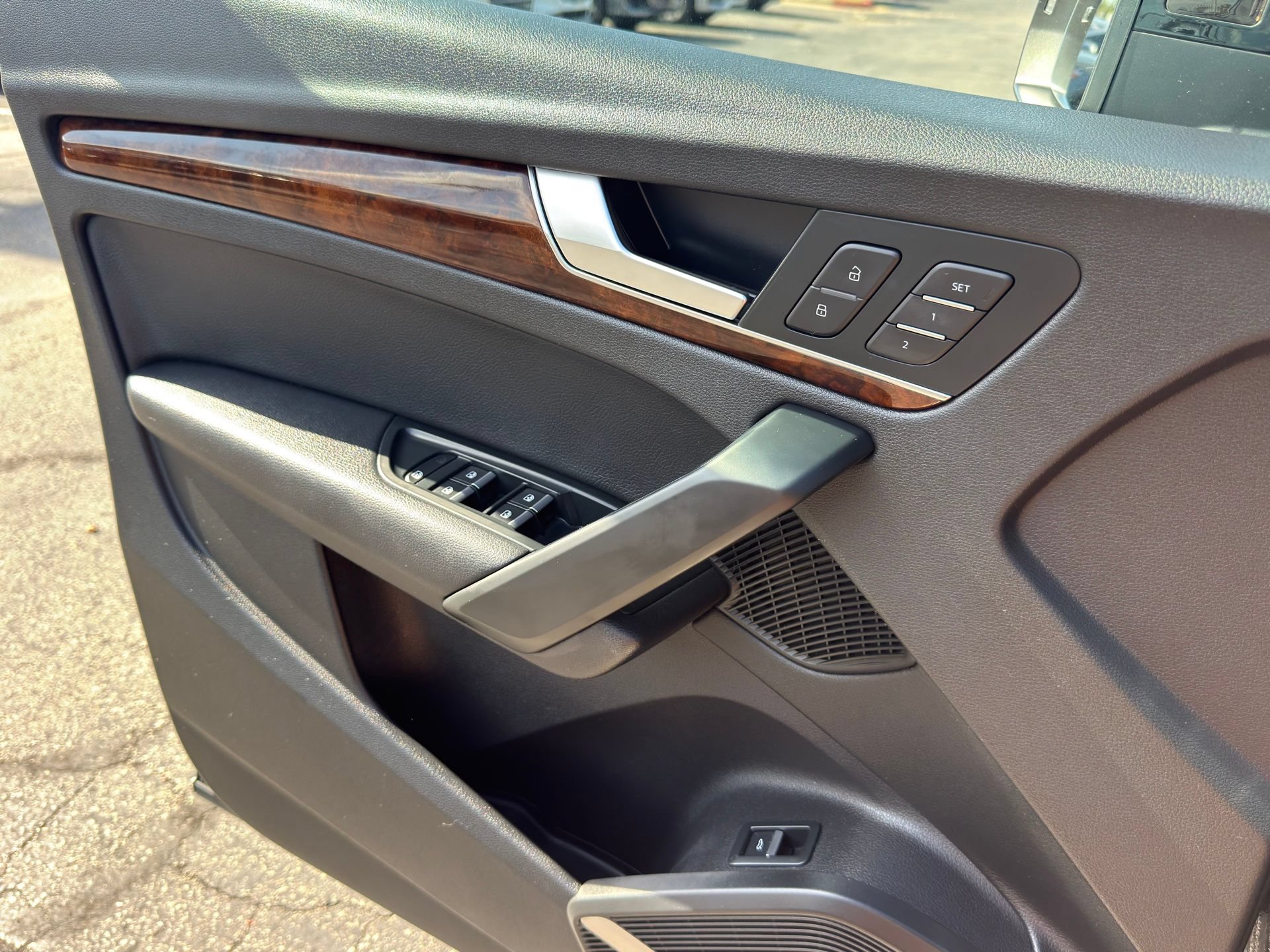 Used 2018 Audi Q5 Premium Plus w/ Premium Plus Package AWD/4WD image 22