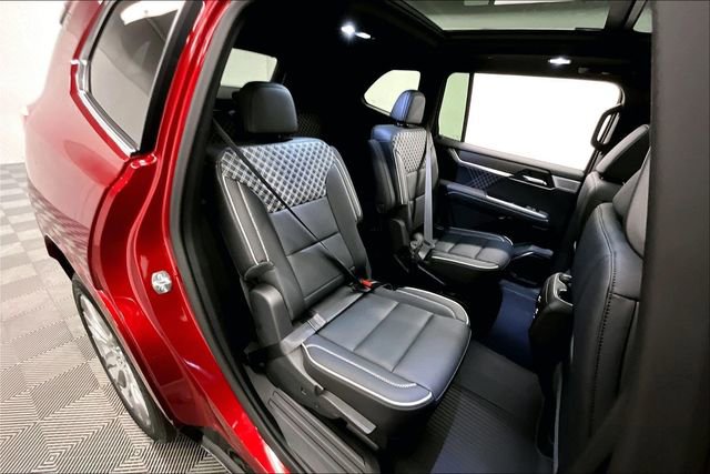 Used 2025 GMC Acadia Denali w/ Super Cruise Package image 26