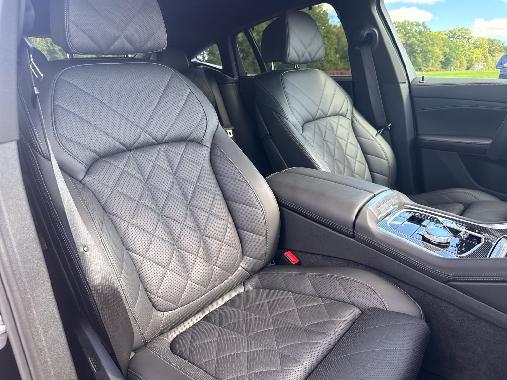 Used 2024 BMW X6 M60i AWD/4WD image 16