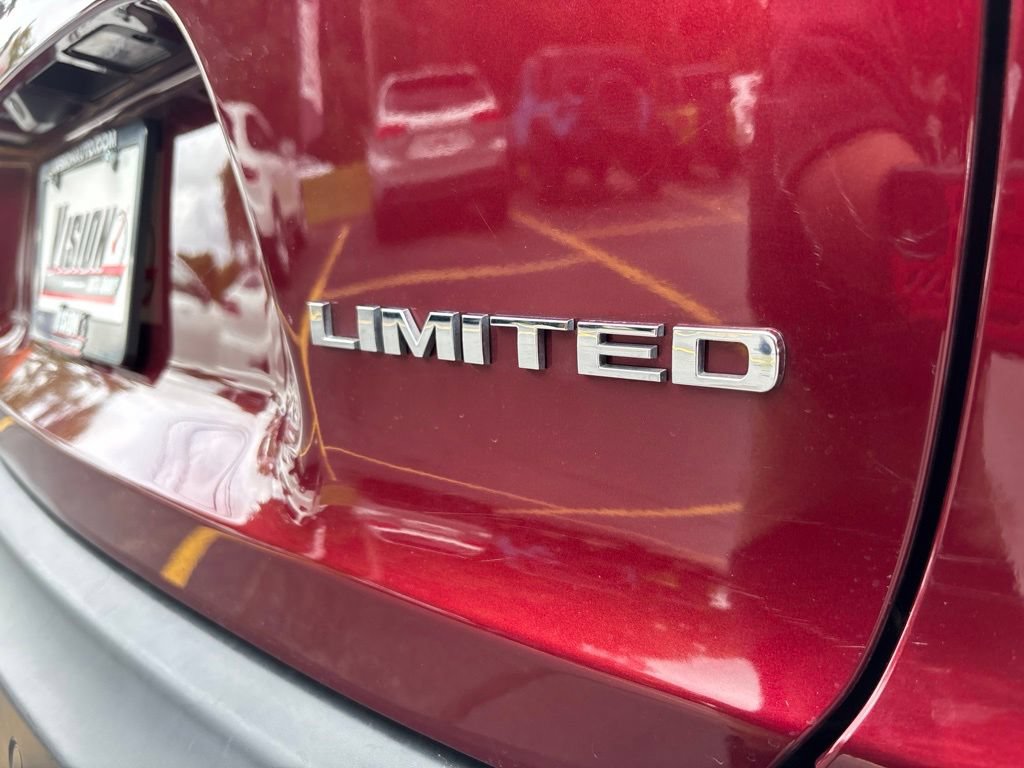 Used 2019 Jeep Cherokee Limited w/ Technology Group AWD/4WD image 14