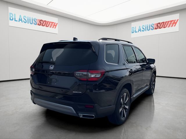 Used 2023 Honda Pilot Touring image 3