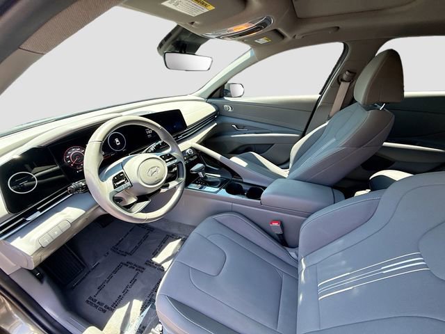 Certified 2025 Hyundai Elantra SEL w/ Cargo Package FWD image 21