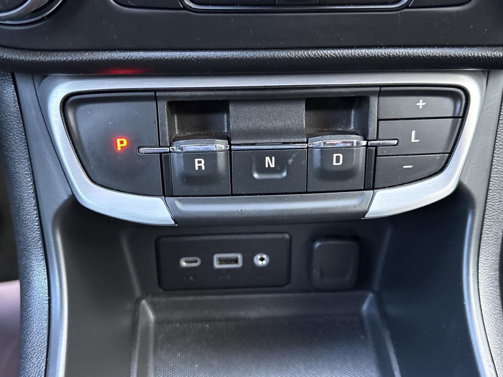 Used 2023 GMC Terrain SLE w/ Driver Convenience Package image 20