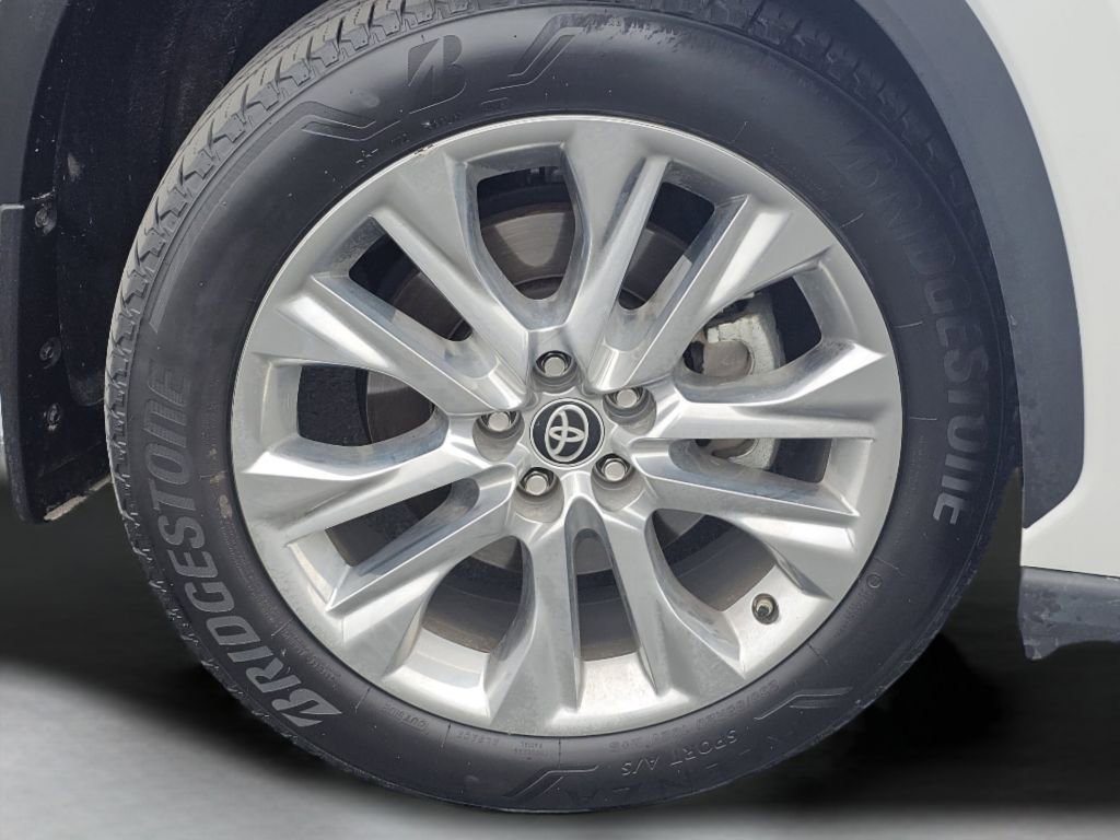 Used 2025 Toyota Highlander Limited image 19