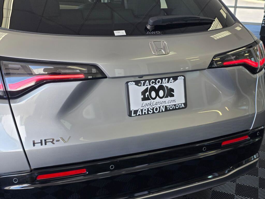 Used 2024 Honda HR-V EX-L image 12
