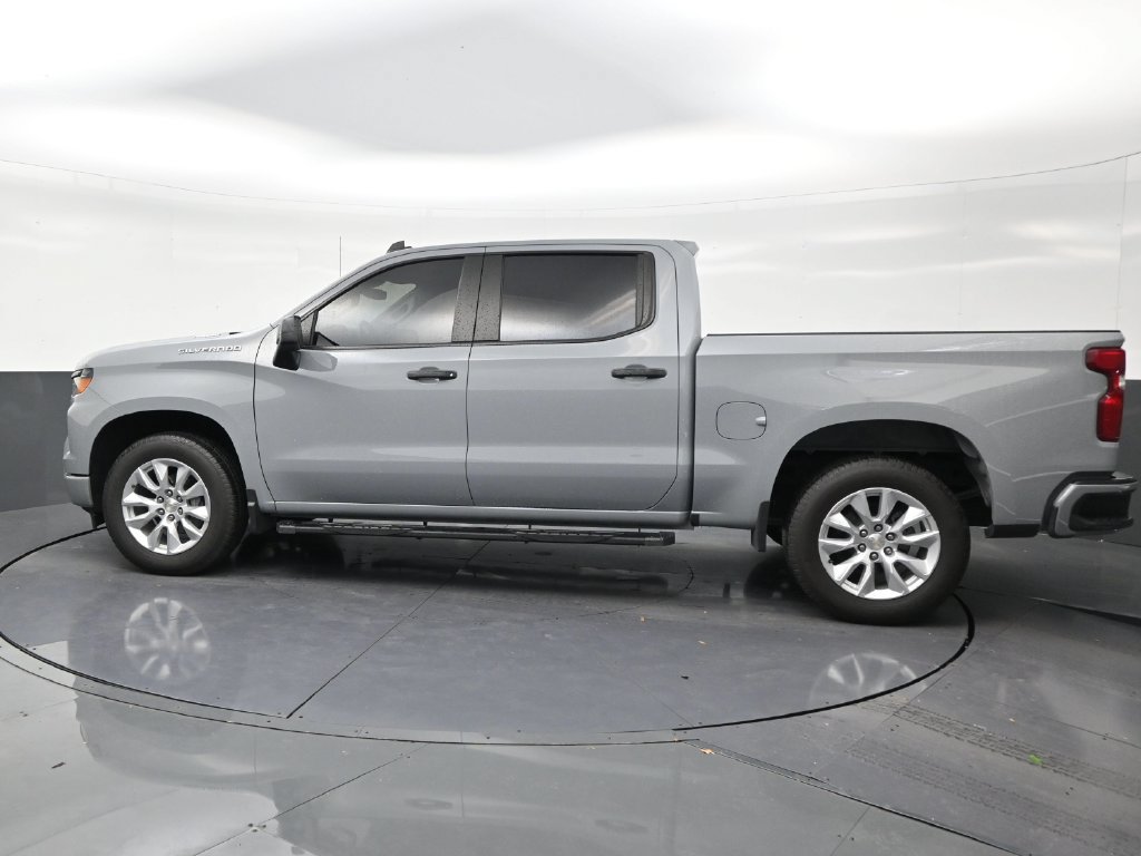 Used 2024 Chevrolet Silverado 1500 Custom RWD image 2