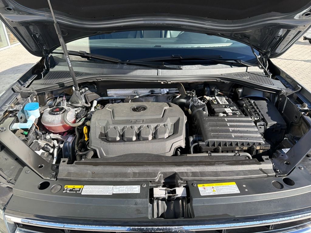 Certified 2022 Volkswagen Tiguan SE w/ Panoramic Sunroof Package image 24