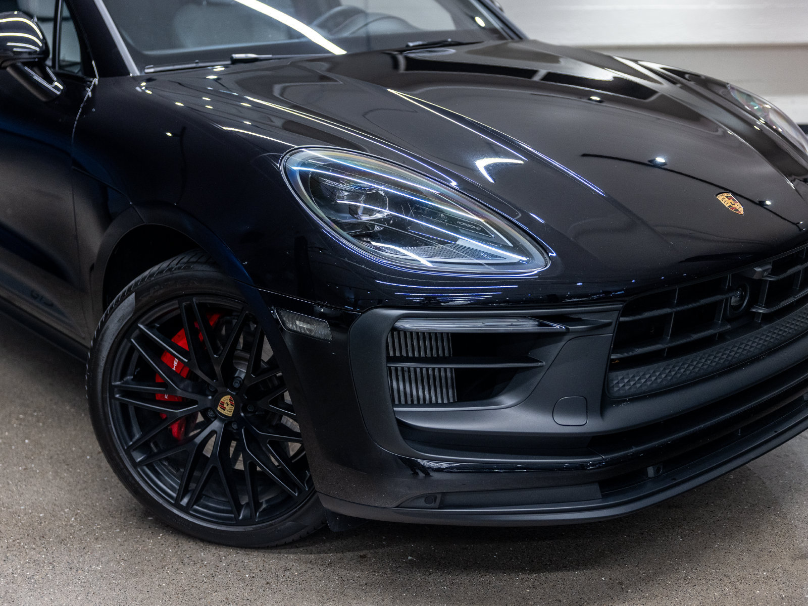 Certified 2024 Porsche Macan GTS AWD/4WD image 18