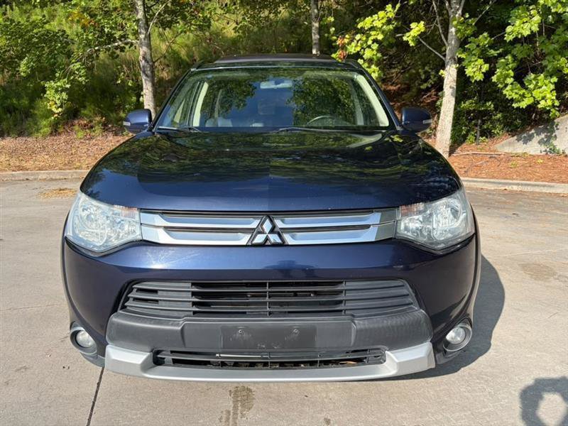 Used 2015 Mitsubishi Outlander SE AWD/4WD image 3