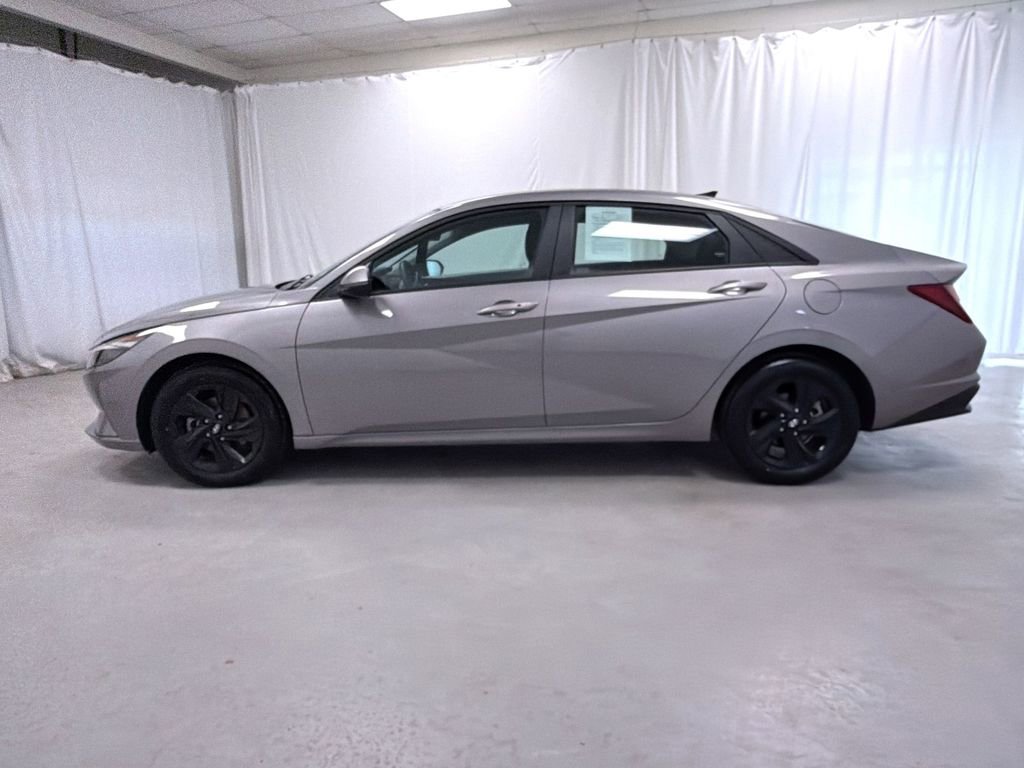 Used 2023 Hyundai Elantra SEL image 10