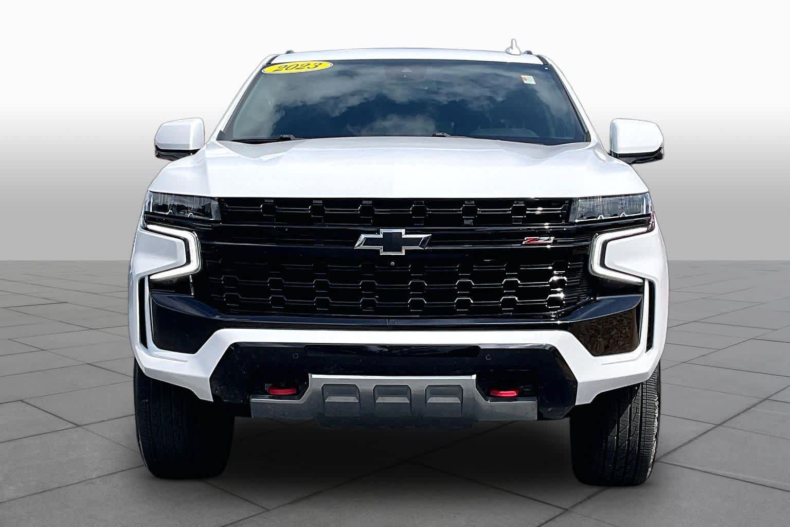 Used 2023 Chevrolet Suburban Z71 w/ Luxury Package AWD/4WD image 4
