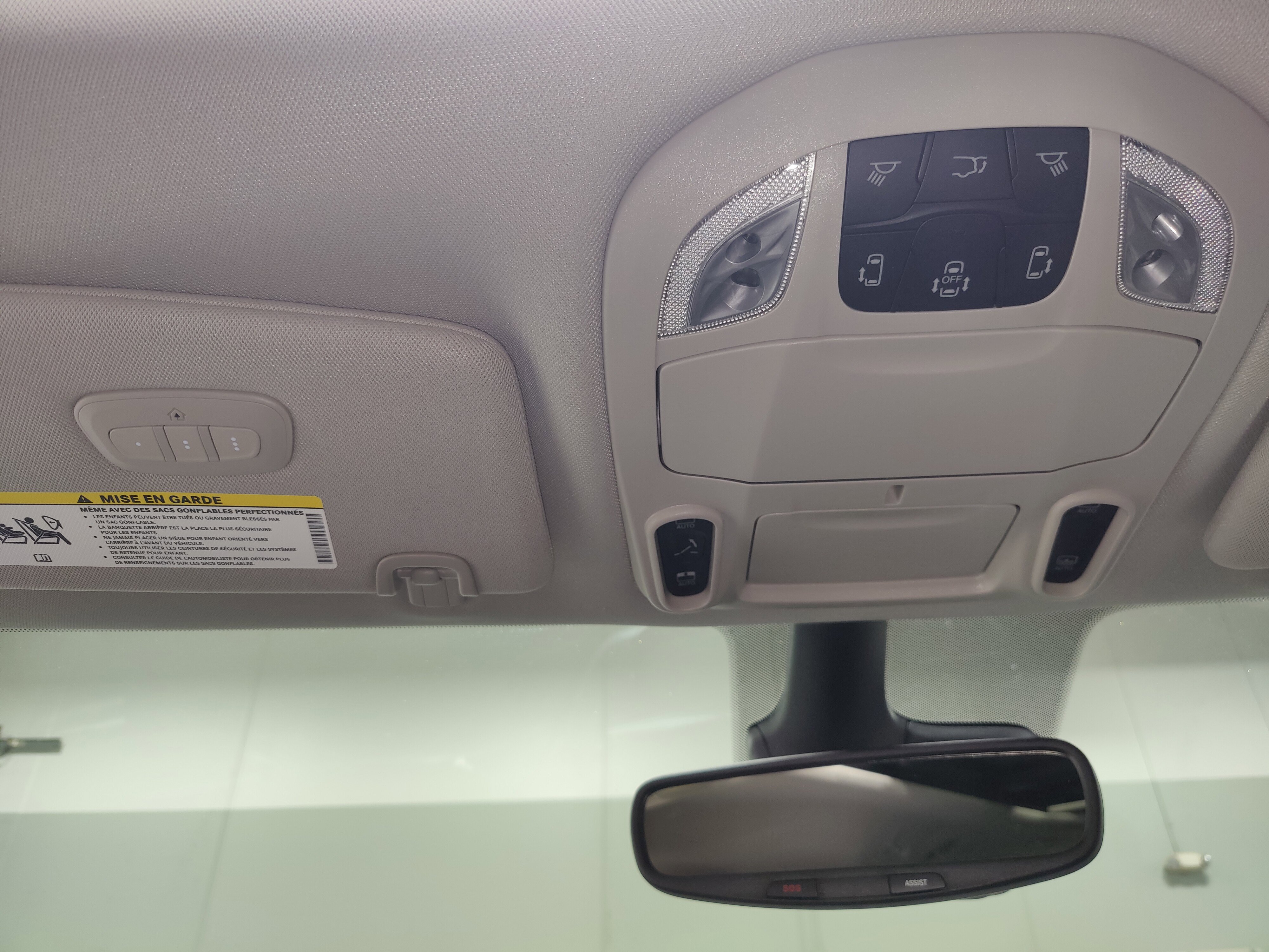 Used 2024 Chrysler Pacifica Limited image 29