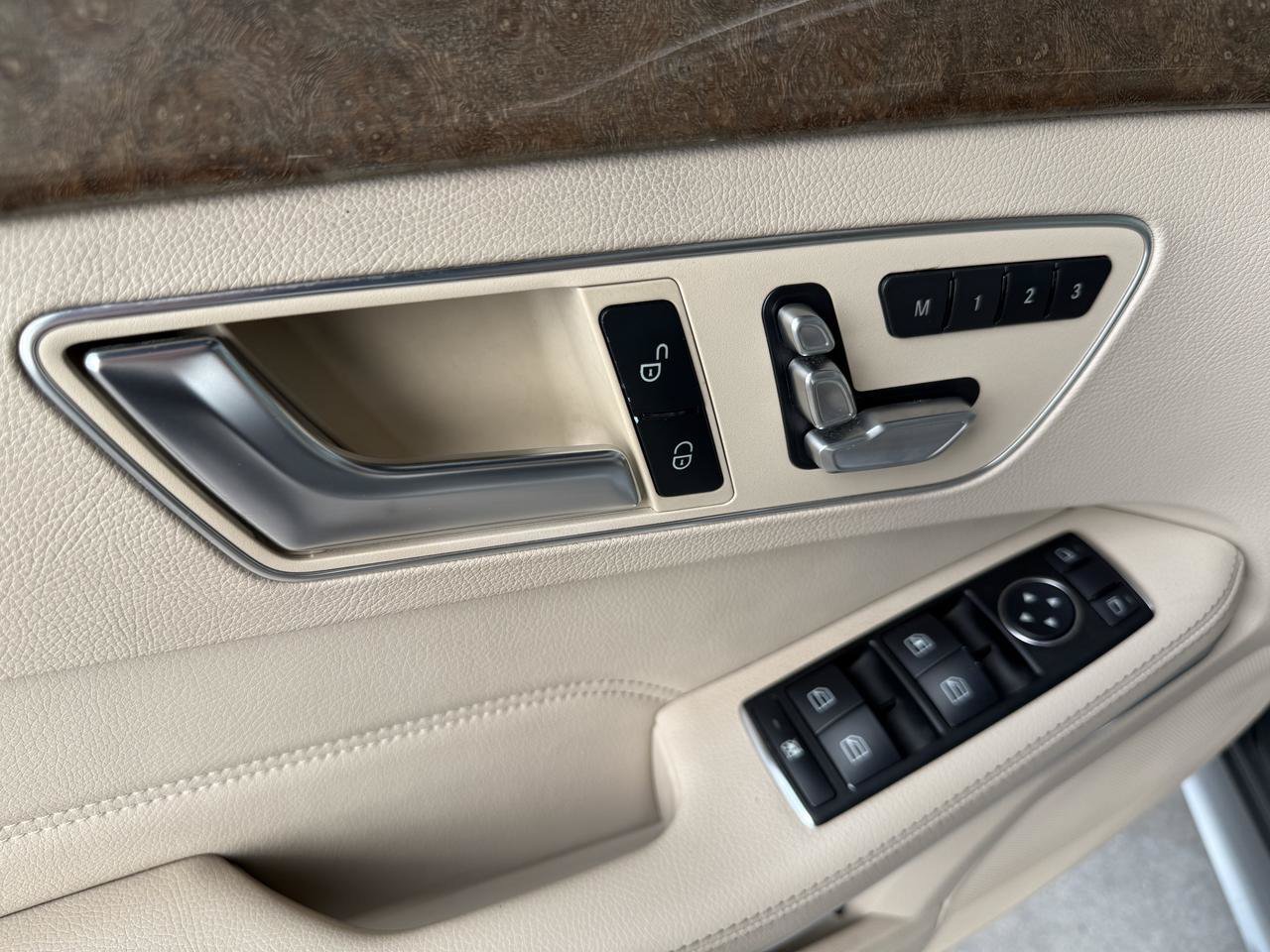 Used 2014 Mercedes-Benz E 350 4MATIC Sport image 9