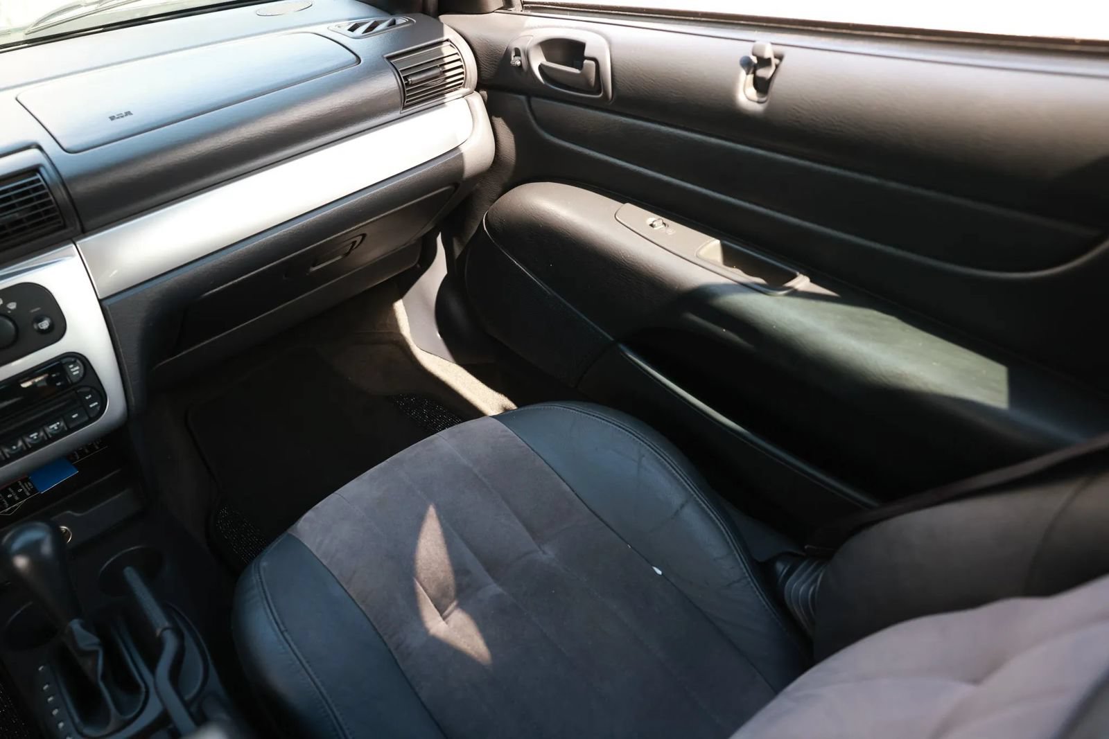 Used 2006 Chrysler Sebring Touring FWD image 14