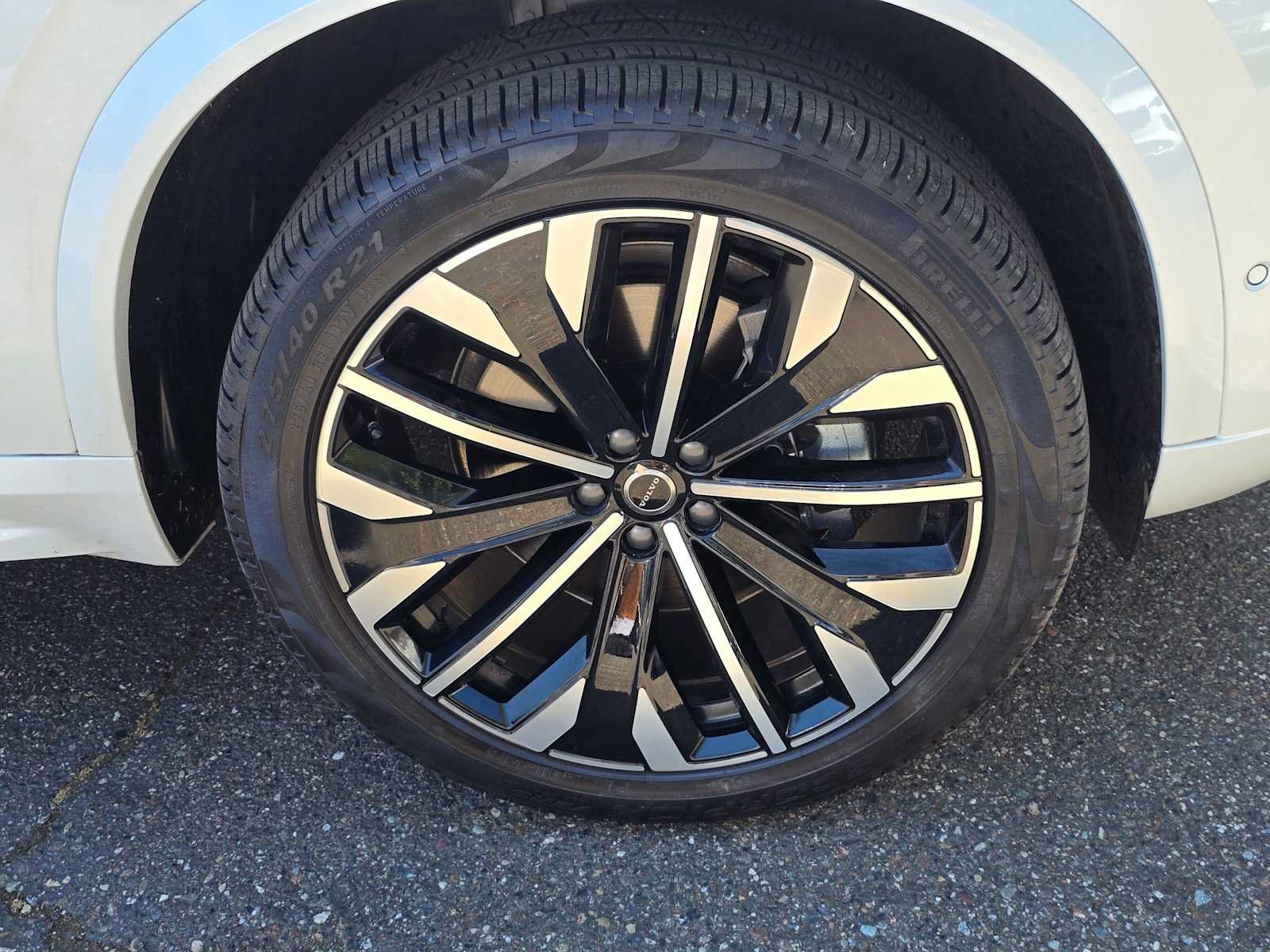 Certified 2026 Volvo XC90 B6 Plus w/ Protection Package Premier AWD/4WD image 9