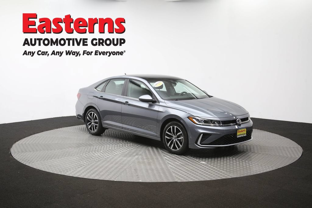 Used 2025 Volkswagen Jetta SE FWD image 51