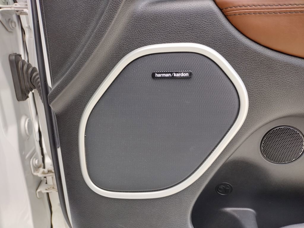 Used 2020 Jeep Grand Cherokee Summit w/ Platinum Series Group AWD/4WD image 23