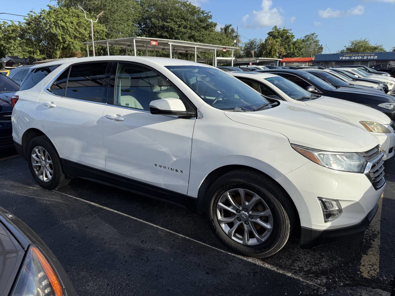 Used 2018 Chevrolet Equinox LT FWD image 3