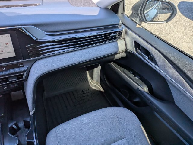 Used 2025 Toyota Camry LE FWD image 17