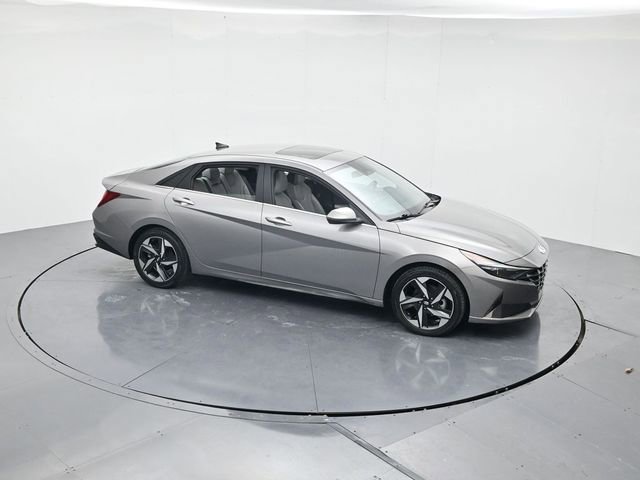 Used 2023 Hyundai Elantra Limited image 41