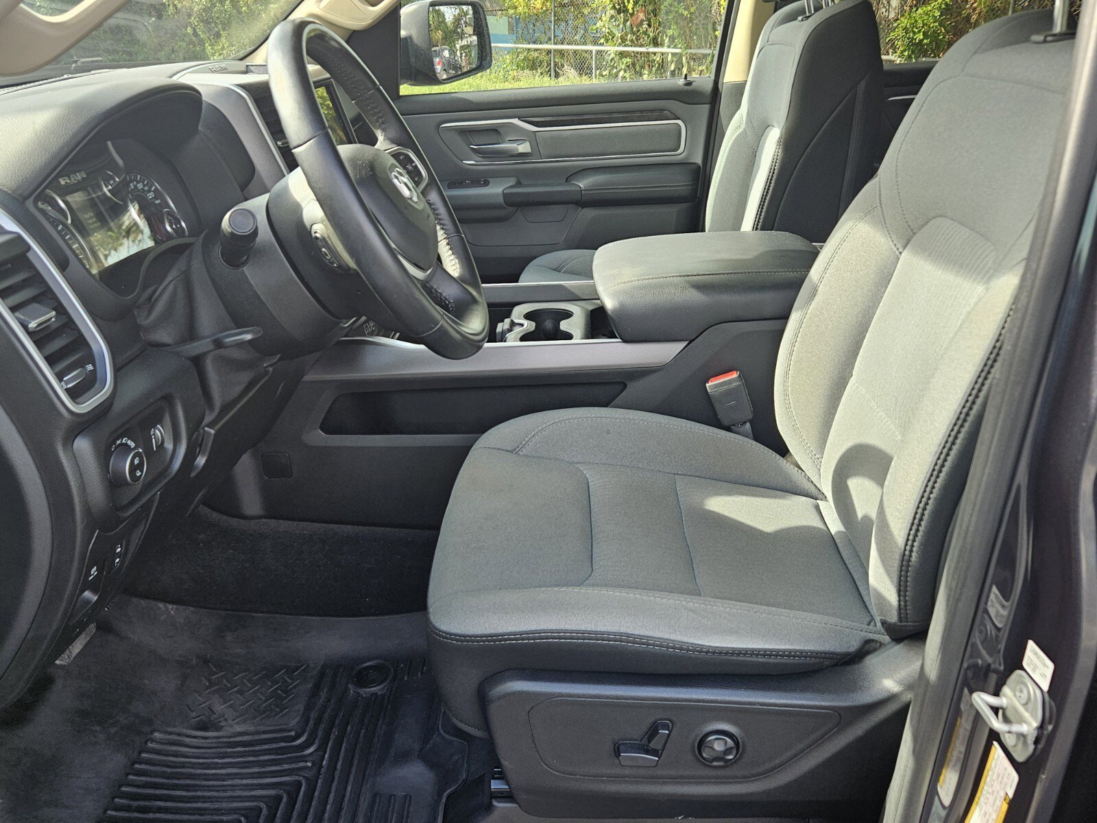Used 2020 RAM 1500 Big Horn image 3