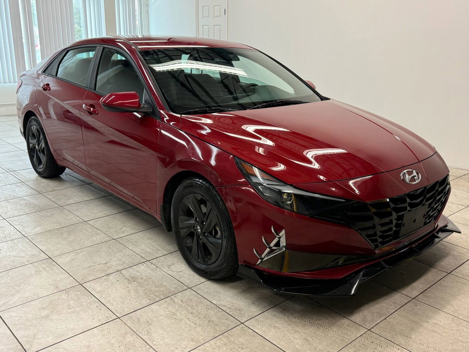 Used 2023 Hyundai Elantra SEL image 1