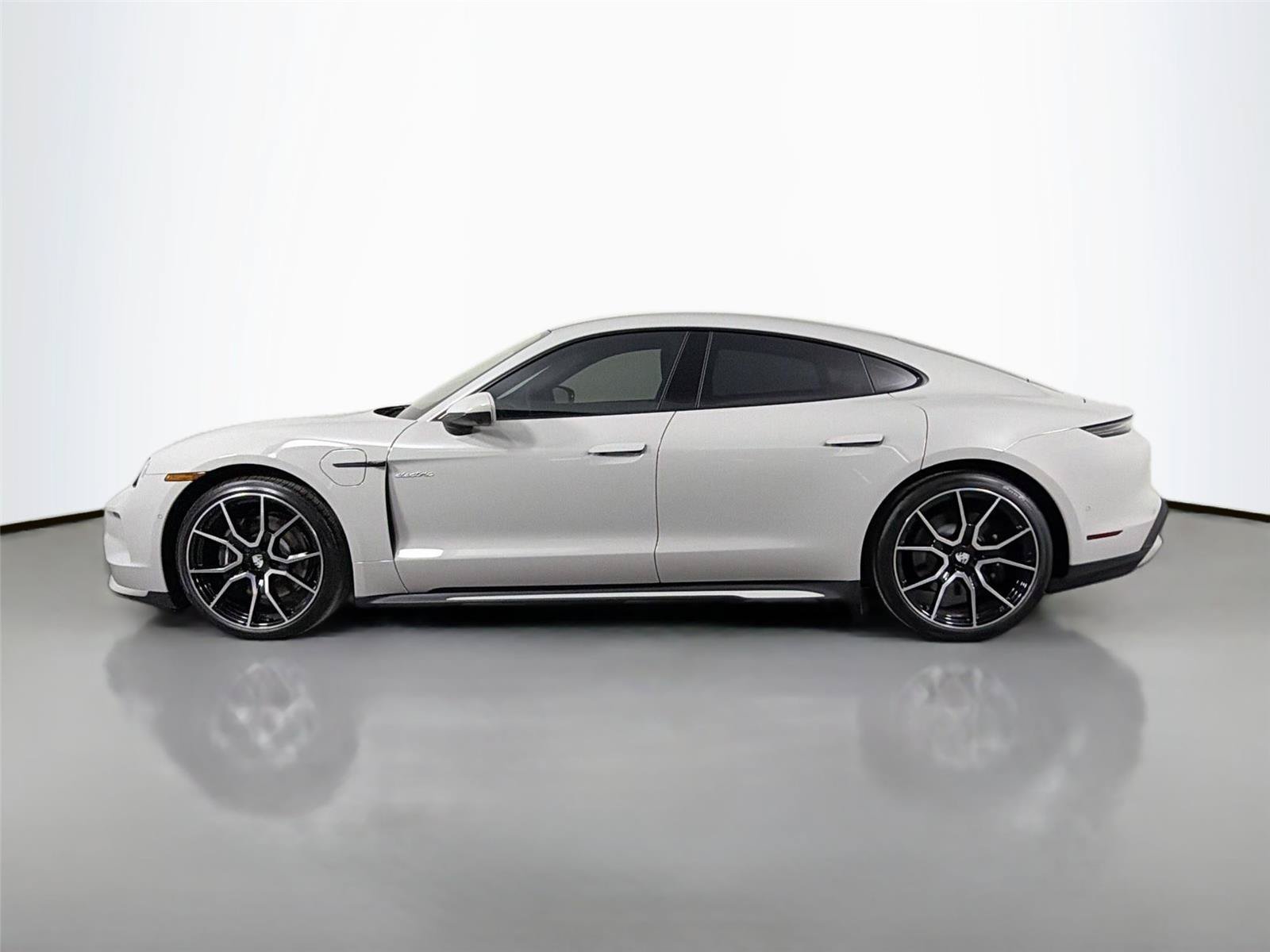 Certified 2026 Porsche Taycan RWD image 2