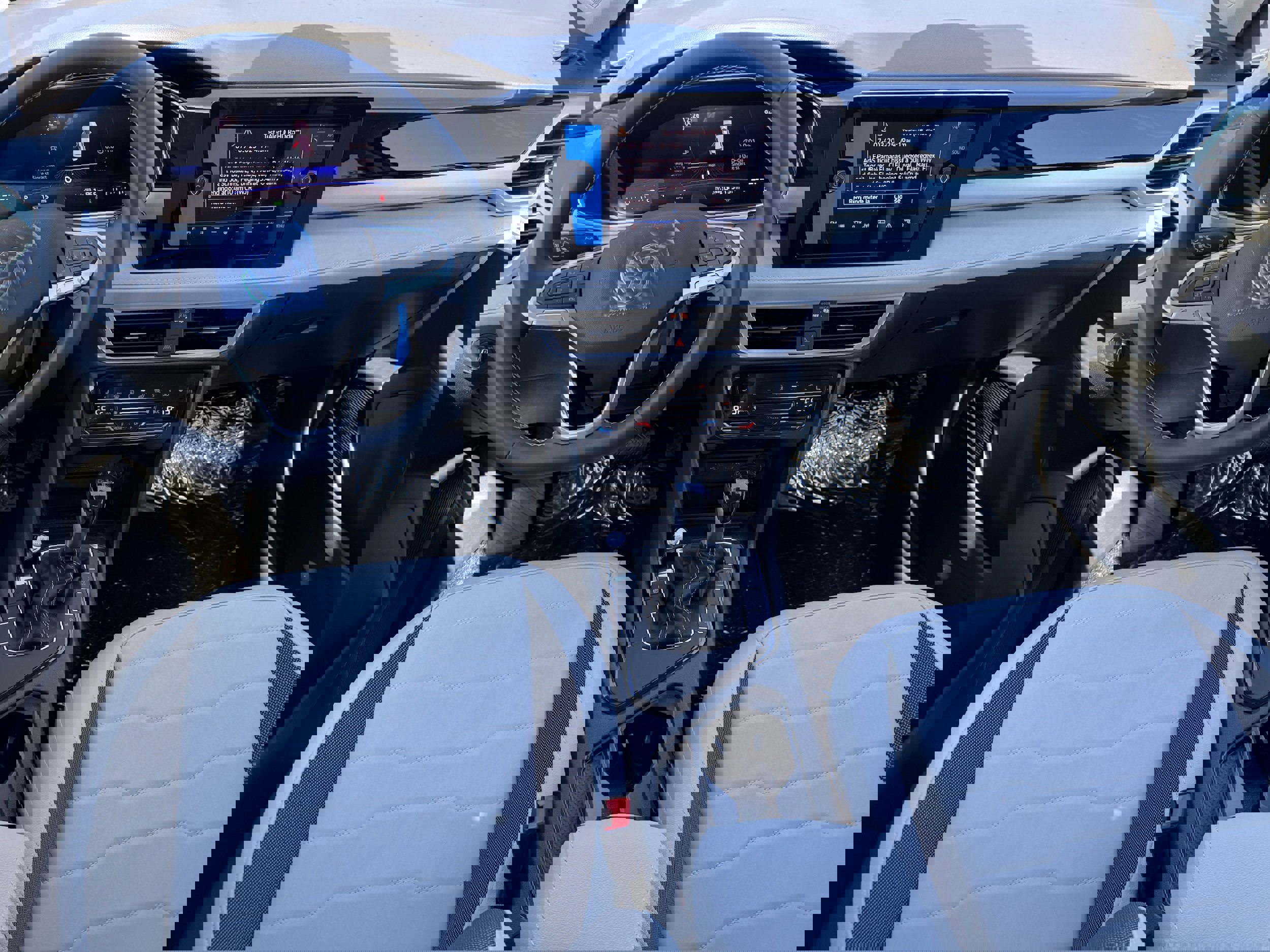 New 2025 Volkswagen Taos SE image 11