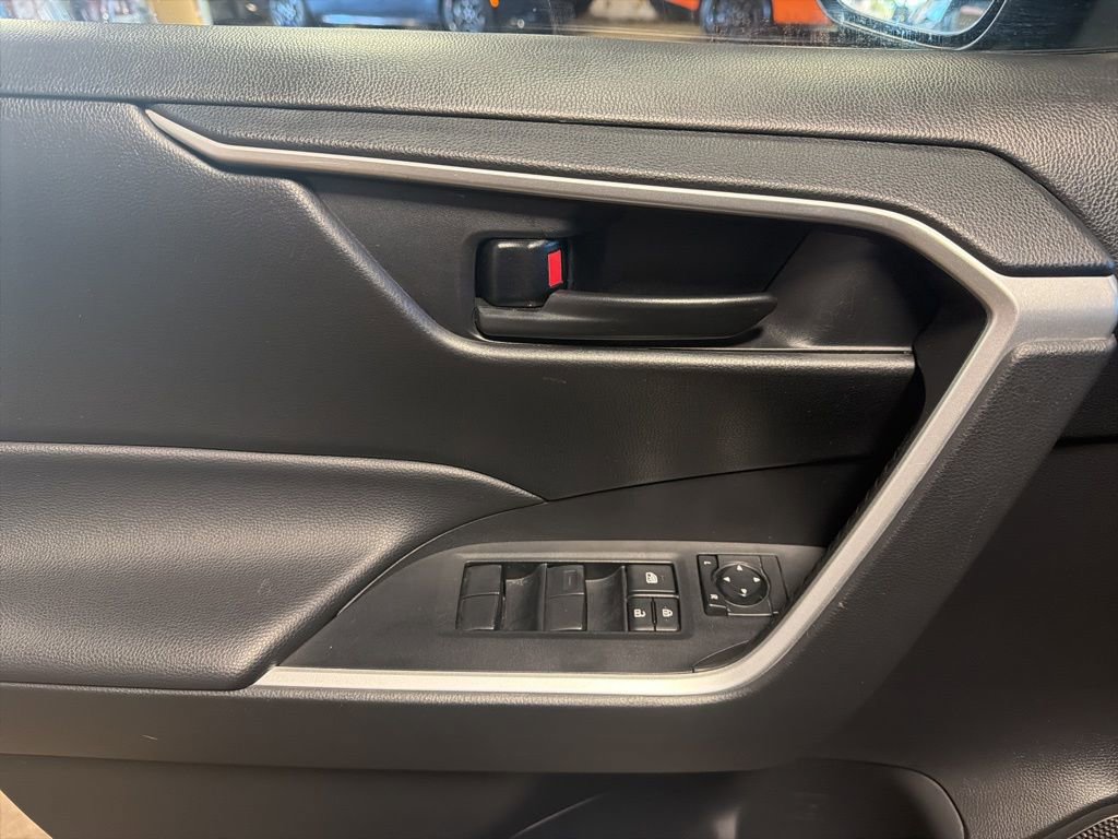 Used 2024 Toyota RAV4 LE image 10