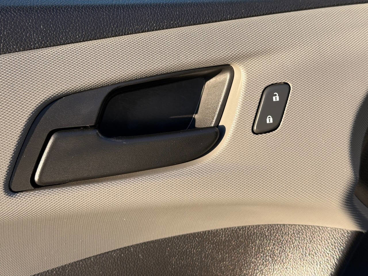 Used 2018 Chevrolet Sonic LT image 12