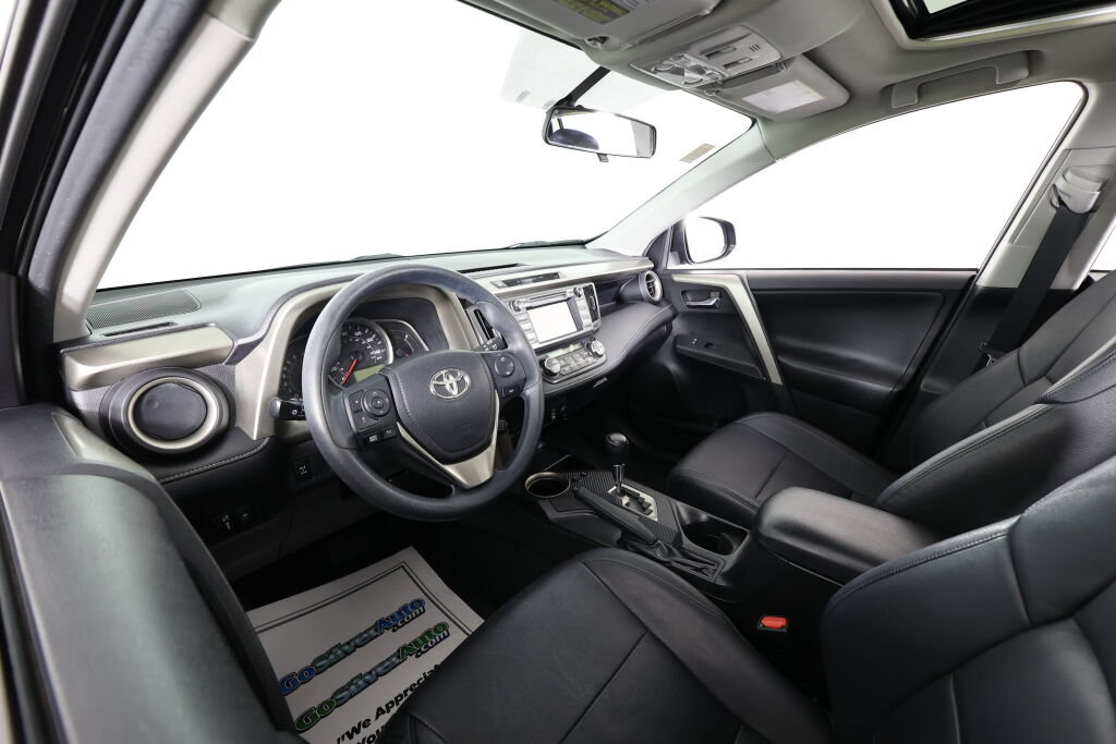Used 2015 Toyota RAV4 XLE AWD/4WD image 10