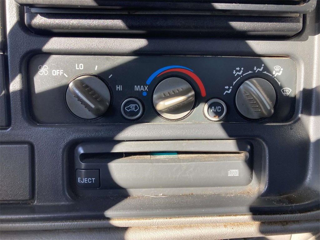 Used 1998 Chevrolet Silverado 1500 Base w/ Preferred Equipment Group 2 image 21