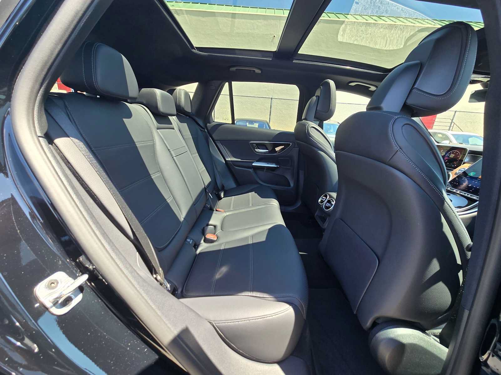 Used 2026 Mercedes-Benz GLC 300 4MATIC image 12