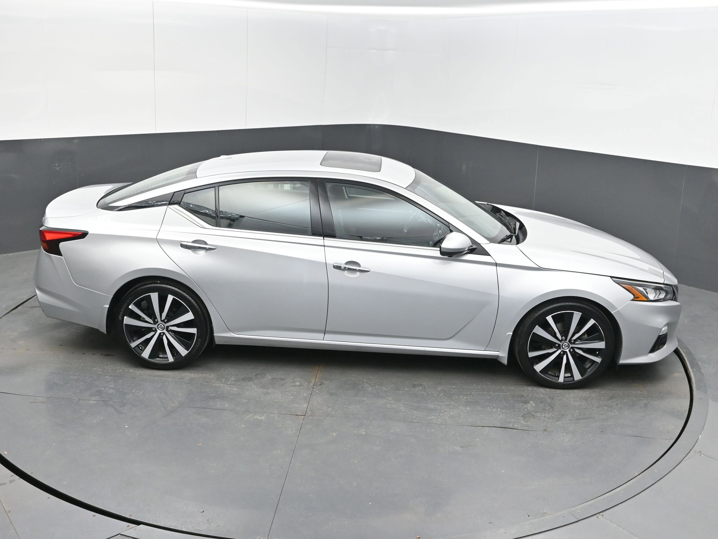 Used 2020 Nissan Altima 2.0 Platinum image 36