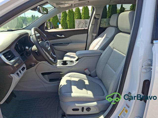 Certified 2023 GMC Acadia SLT w/ Technology Package FWD image 15