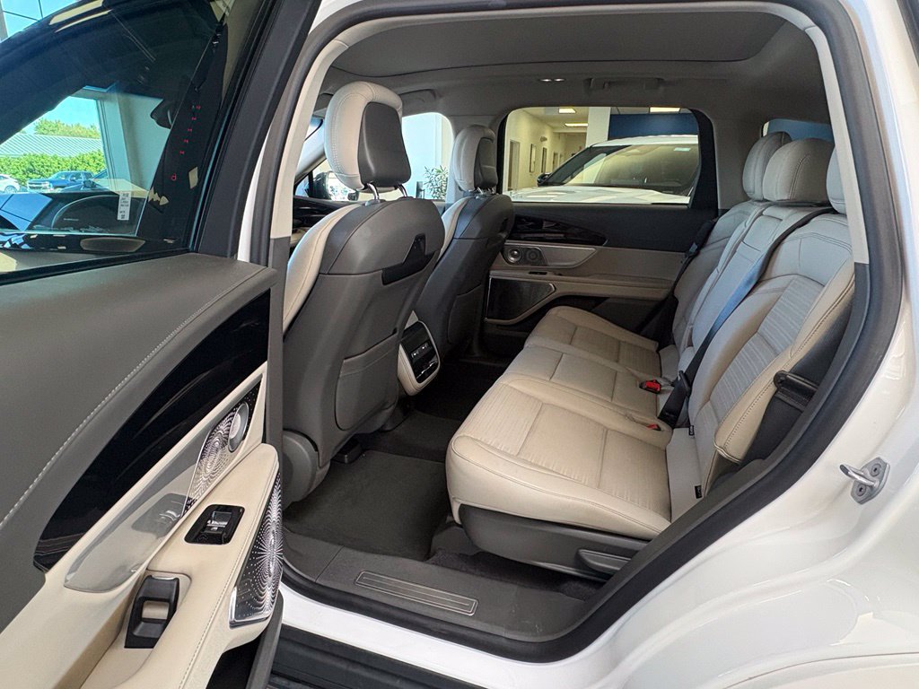 Used 2024 Lincoln Nautilus Reserve w/ Equipment Group 203A AWD/4WD image 29